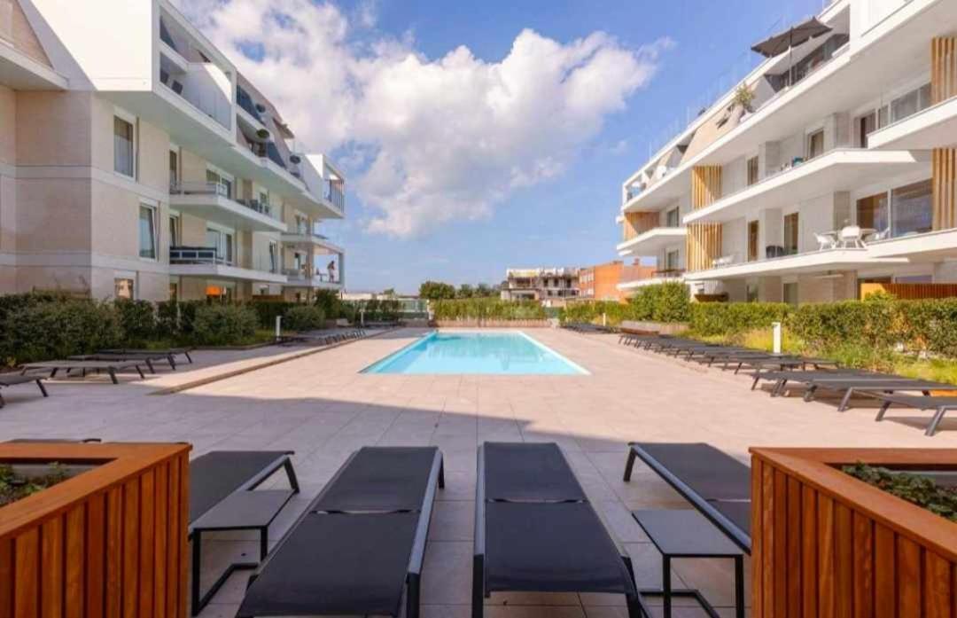 Villa Creole 0308 Luxe Appartement Met Verwarmd Zwembad Nieuwpoort Jachthaven 外观 照片